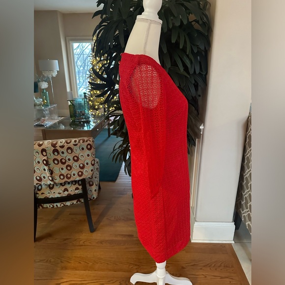 ❤️NWOT Trina Turk Holiday Red Keyhole Back Textured 3/4 Sleeve Cocktail Dress 4 - Picture 4 of 10